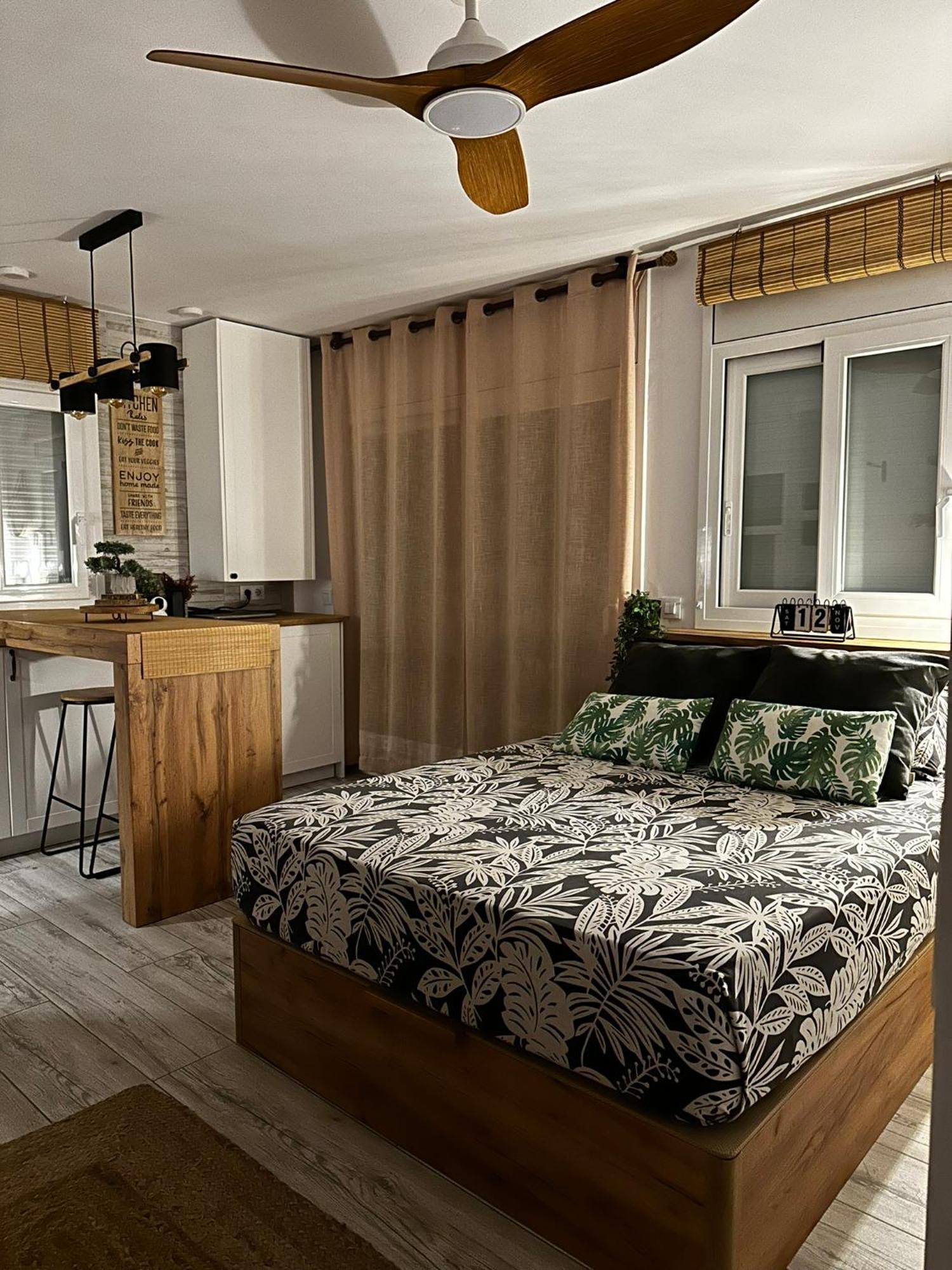 Sunrisemare Vacational Studio Росас Экстерьер фото
