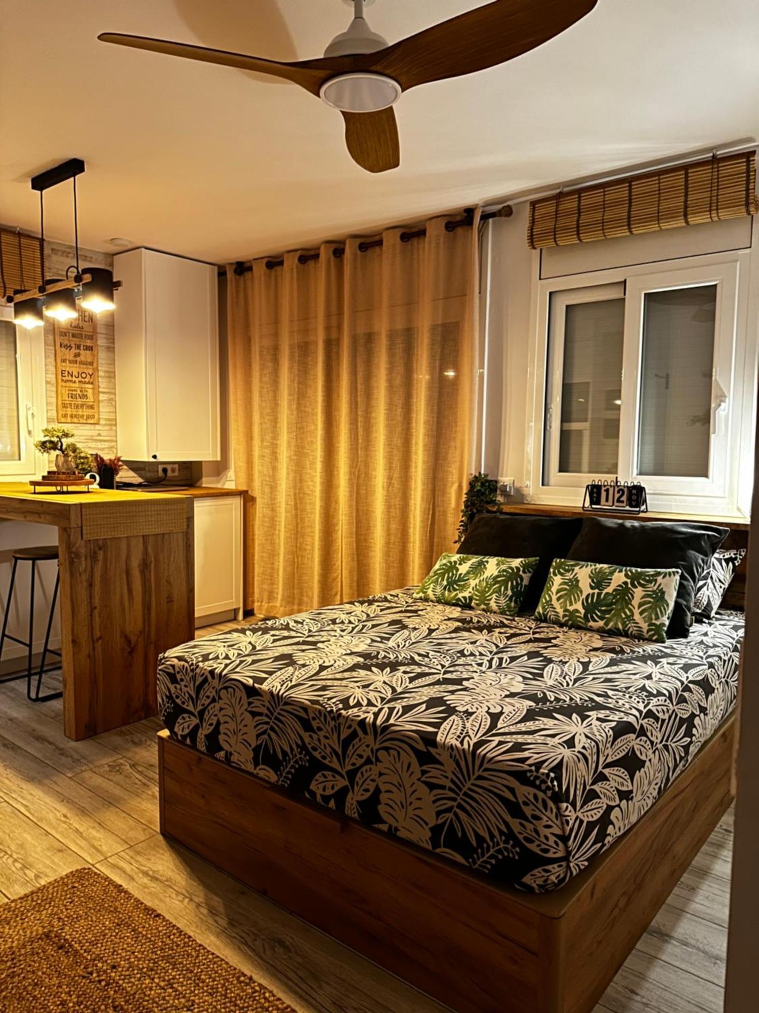 Sunrisemare Vacational Studio Росас Экстерьер фото